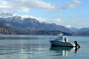 La location de mobil-homes confortables pour des vacances au bord du lac d'Annecy